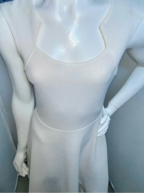 Classic Cream Sleeveless Midi Dress - Picture 6 of 11